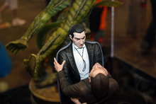 Dracula and Renfield Diorama - Pic #2