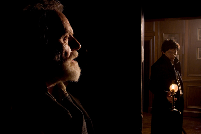 Anthony Hopkins and Benicio del Toro in The Wolfman (2010)